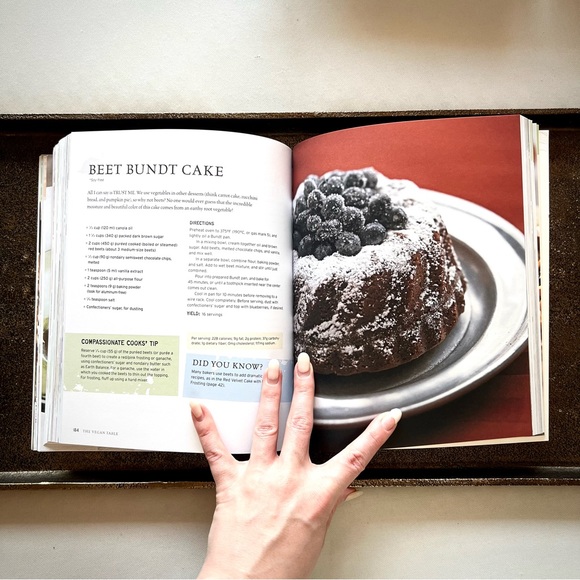 BOOK • “The Vegan Table” Cookbook • - Picture 8 of 10